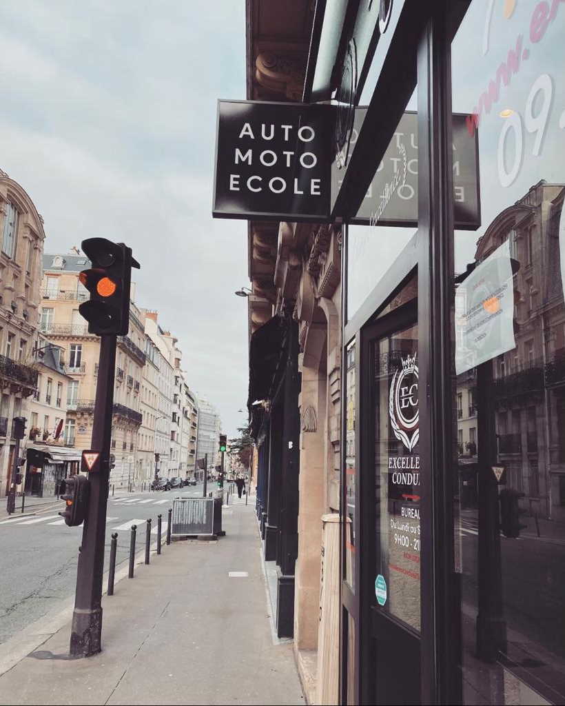 Vitrine Auto-école Paris 6